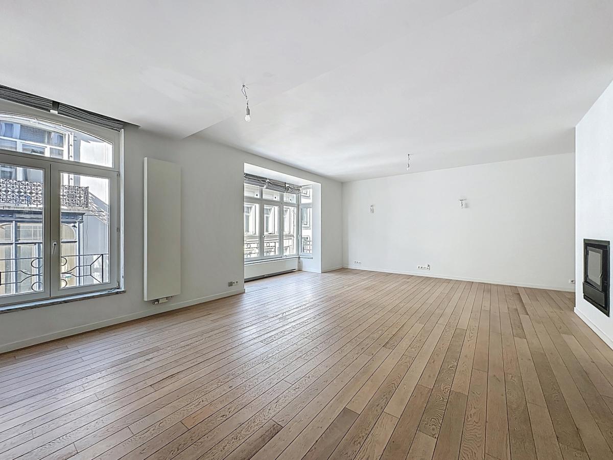 Pl. Stéphanie : Bel appartement de caractère 