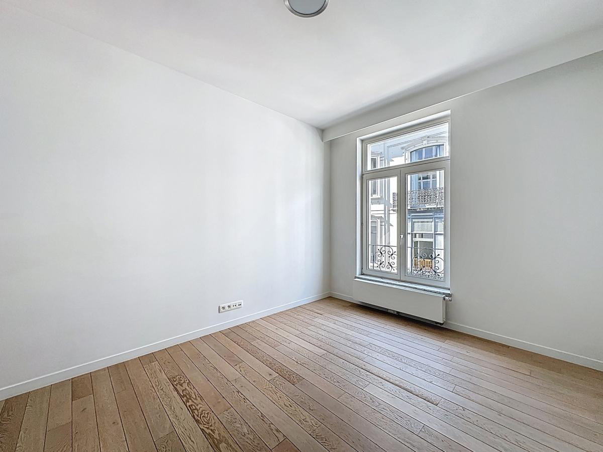 Pl. Stéphanie : Bel appartement de caractère 