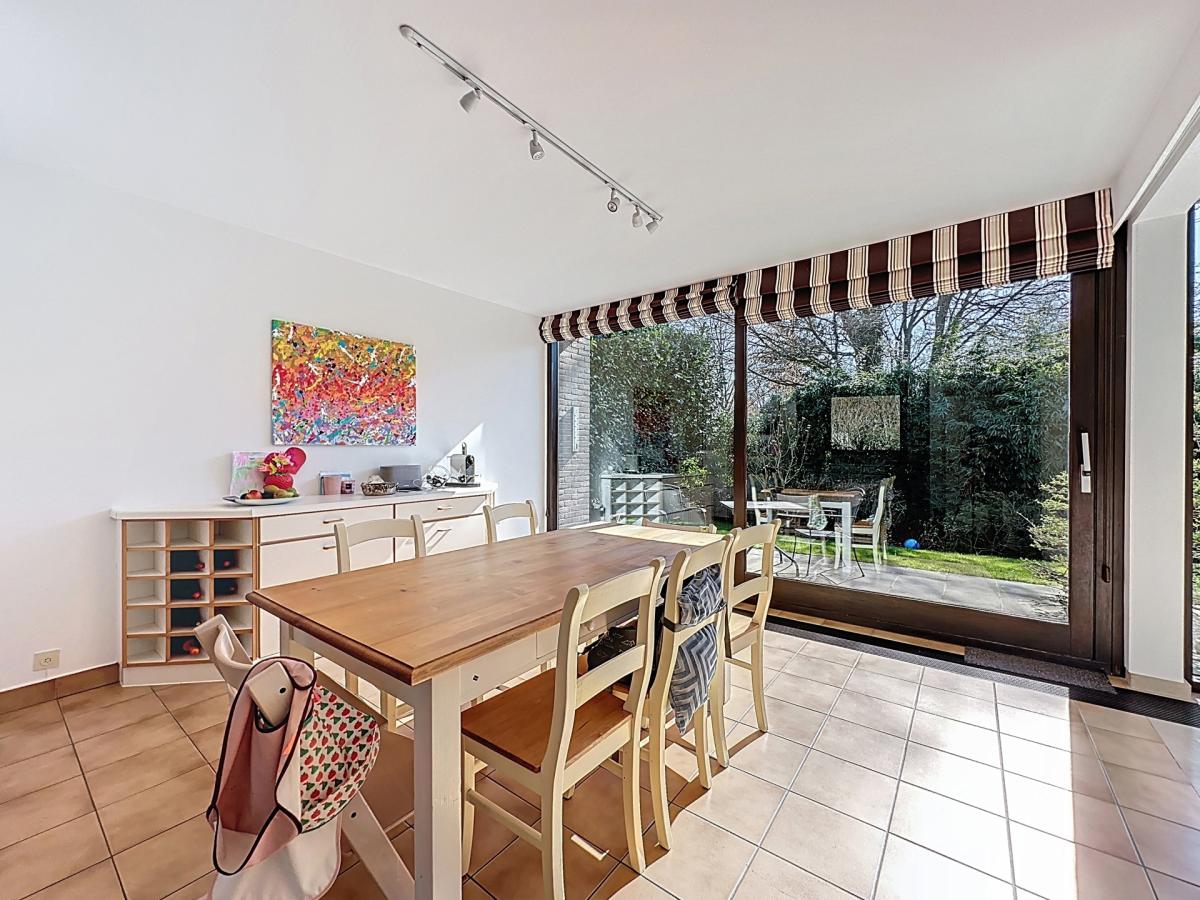 Bosveldweg : Superbe villa avec un vaste jardin + parking