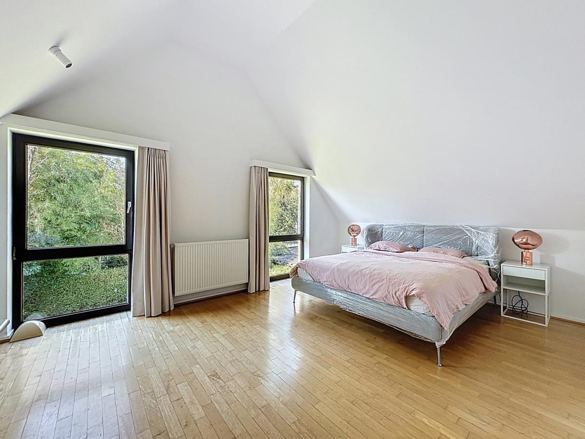 Bosveldweg : Superbe villa avec un vaste jardin + parking