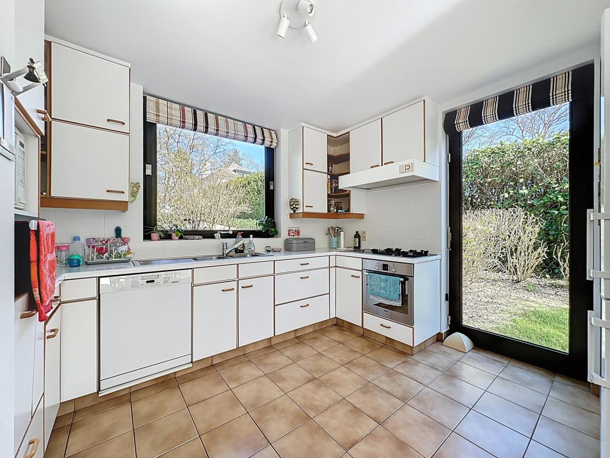 Bosveldweg : Superbe villa avec un vaste jardin + parking