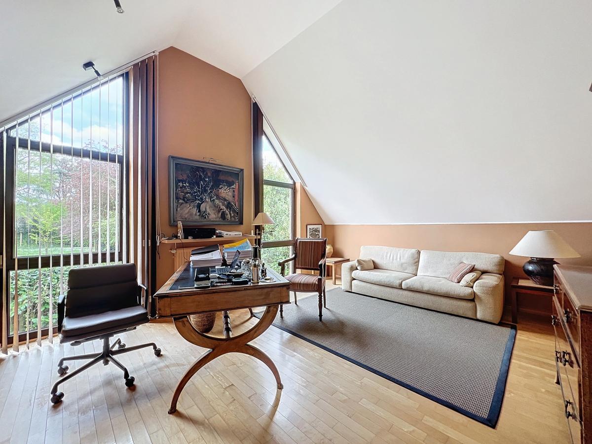 Bosveldweg : Superbe villa avec un vaste jardin + parking