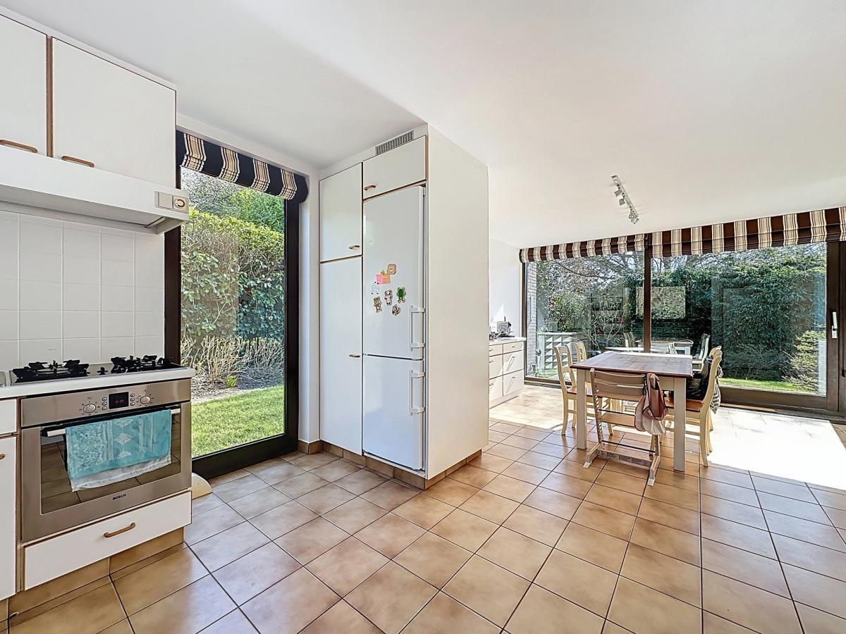 Bosveldweg : Superbe villa avec un vaste jardin + parking