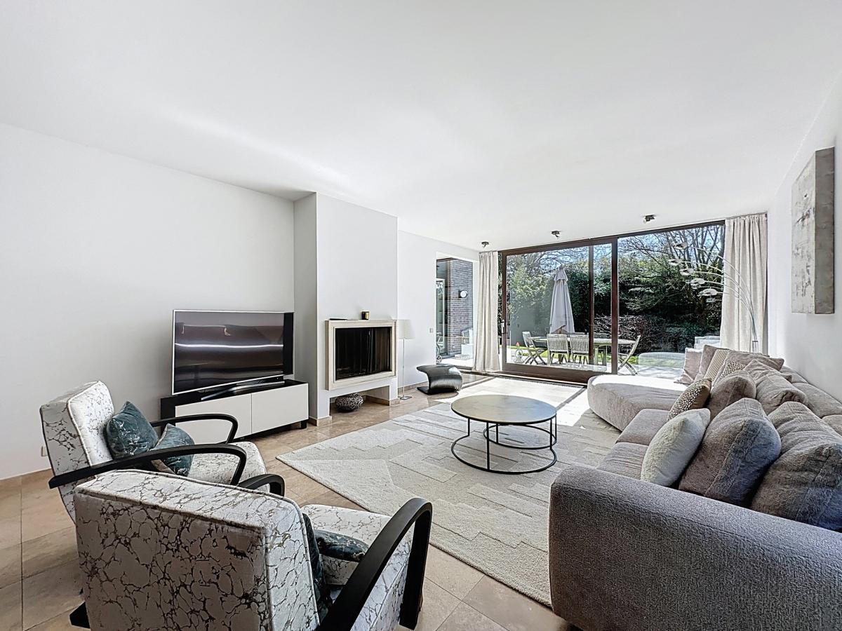 Bosveldweg : Superbe villa avec un vaste jardin + parking
