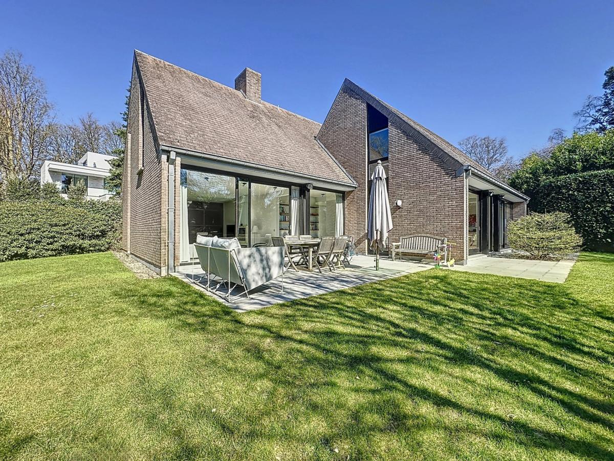 Bosveldweg : Superbe villa avec un vaste jardin + parking