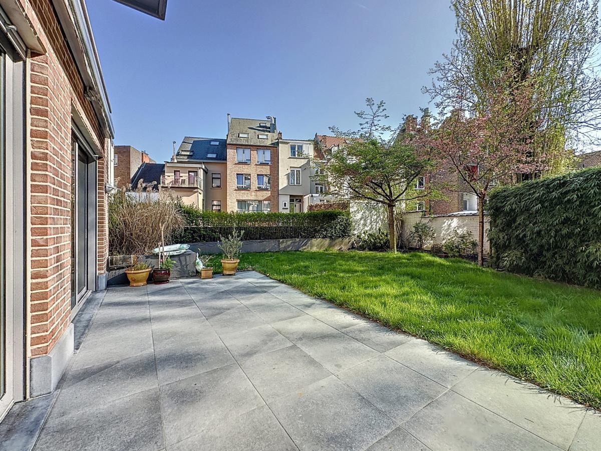 Ixelles/Watermael : Magnifique RDC avec jardin orienté SO