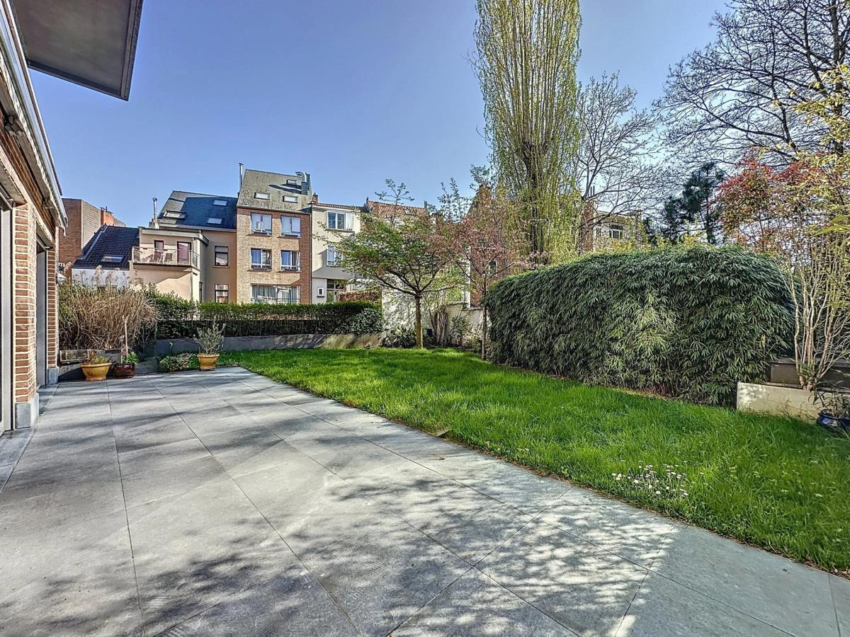 Ixelles/Watermael : Magnifique RDC avec jardin orienté SO