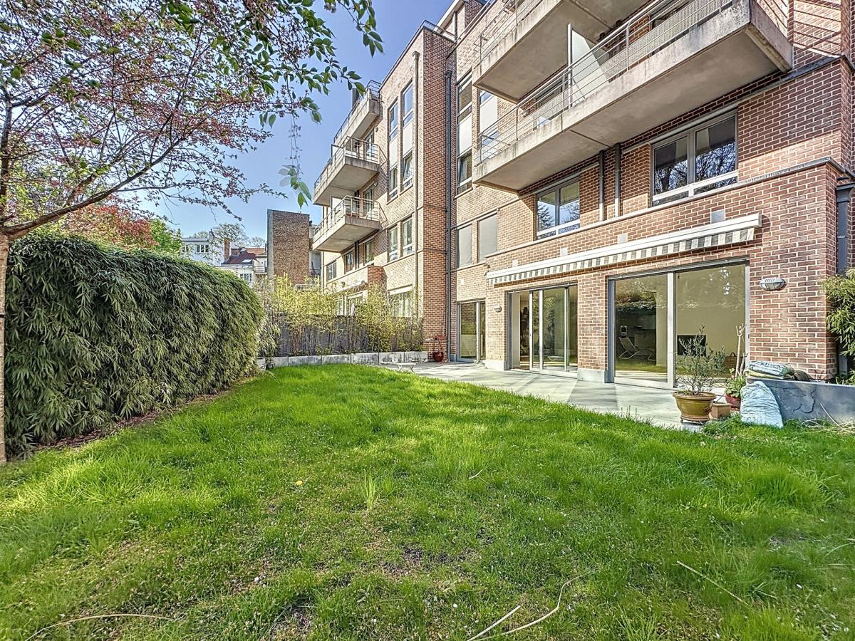 Ixelles/Watermael : Magnifique RDC avec jardin orienté SO