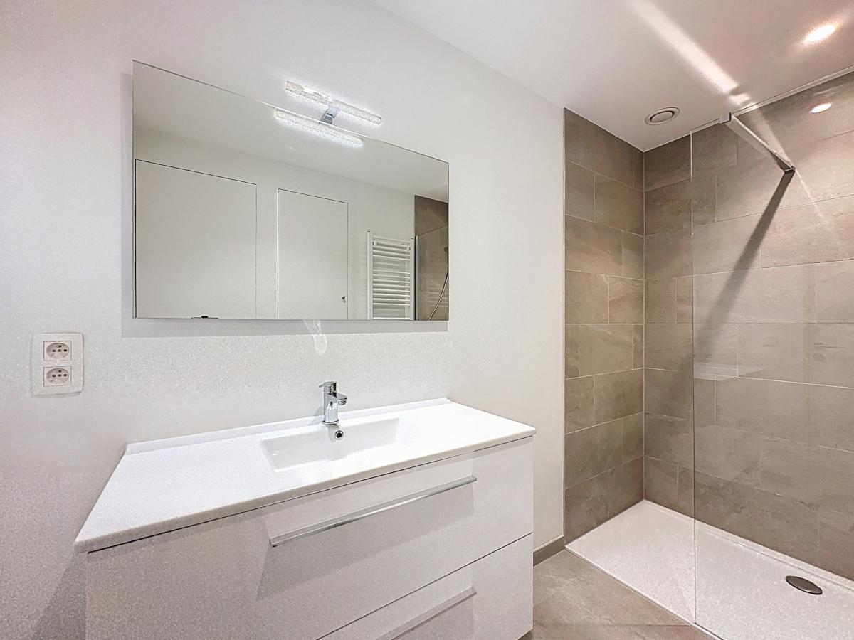 VDK Housing : Magnifique studio neuf + balcon
