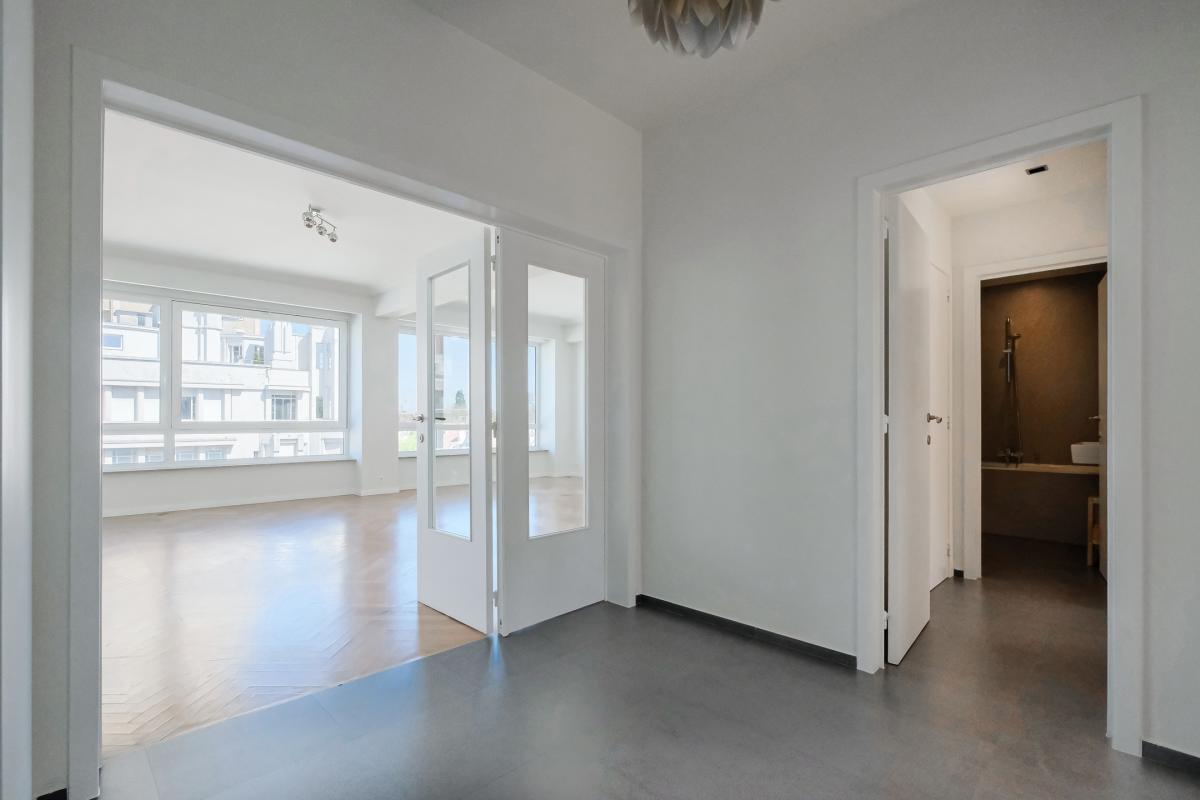 Abbaye de la Cambre : Superbe appartement rénové 2 chambres 