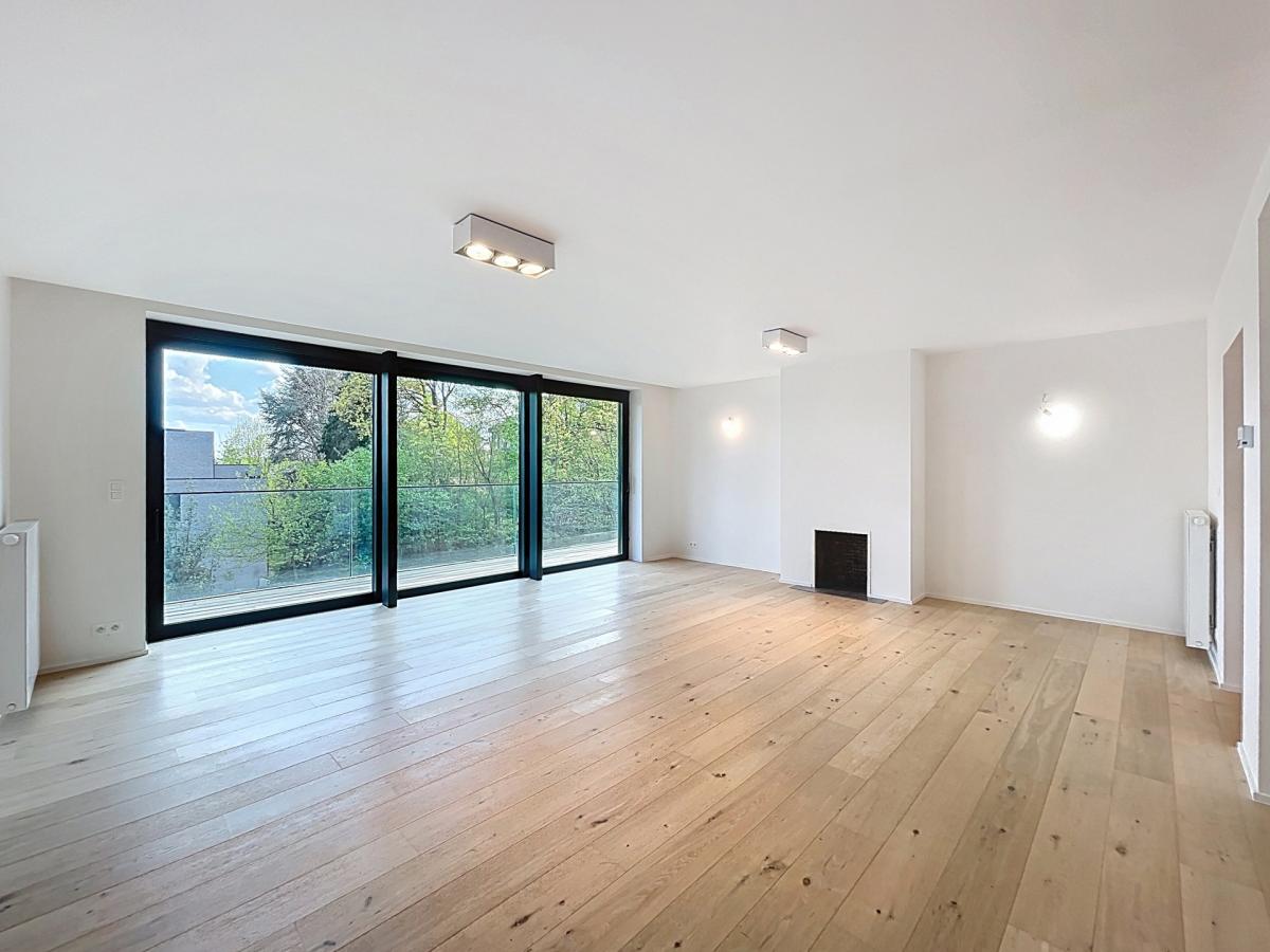 Hamoir : Lumineux appartement + terrasse + garage