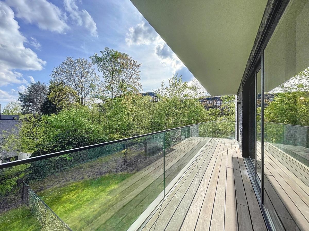 Hamoir : Lumineux appartement + terrasse + garage