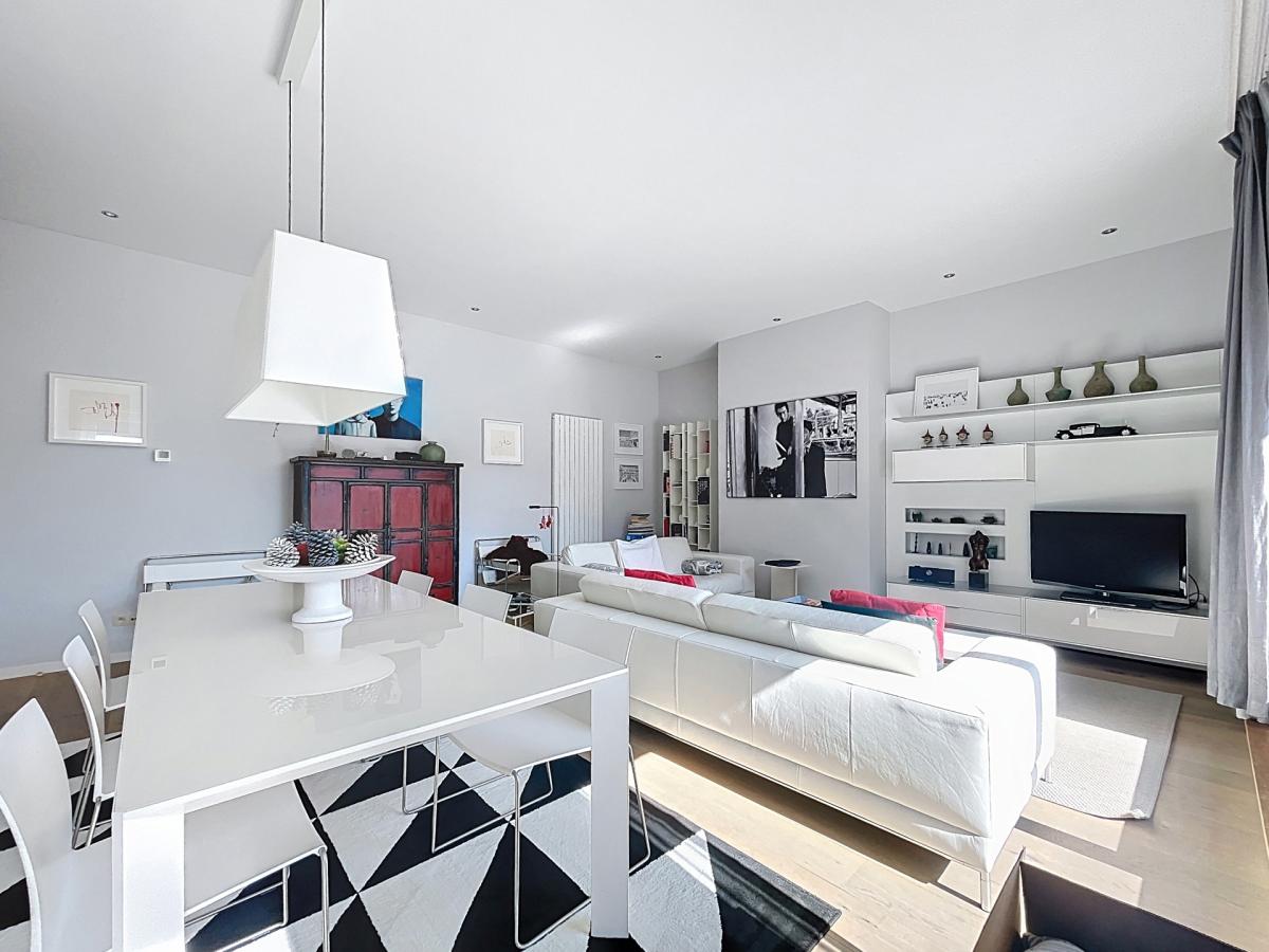 Petit Sablon : Charmant appartement meublé de 2 CH. + balcon