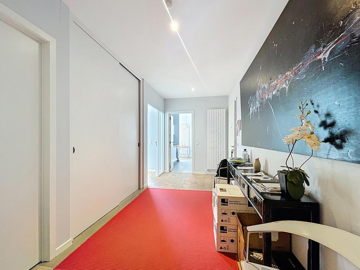 Petit Sablon : Charmant appartement meublé de 2 CH. + balcon