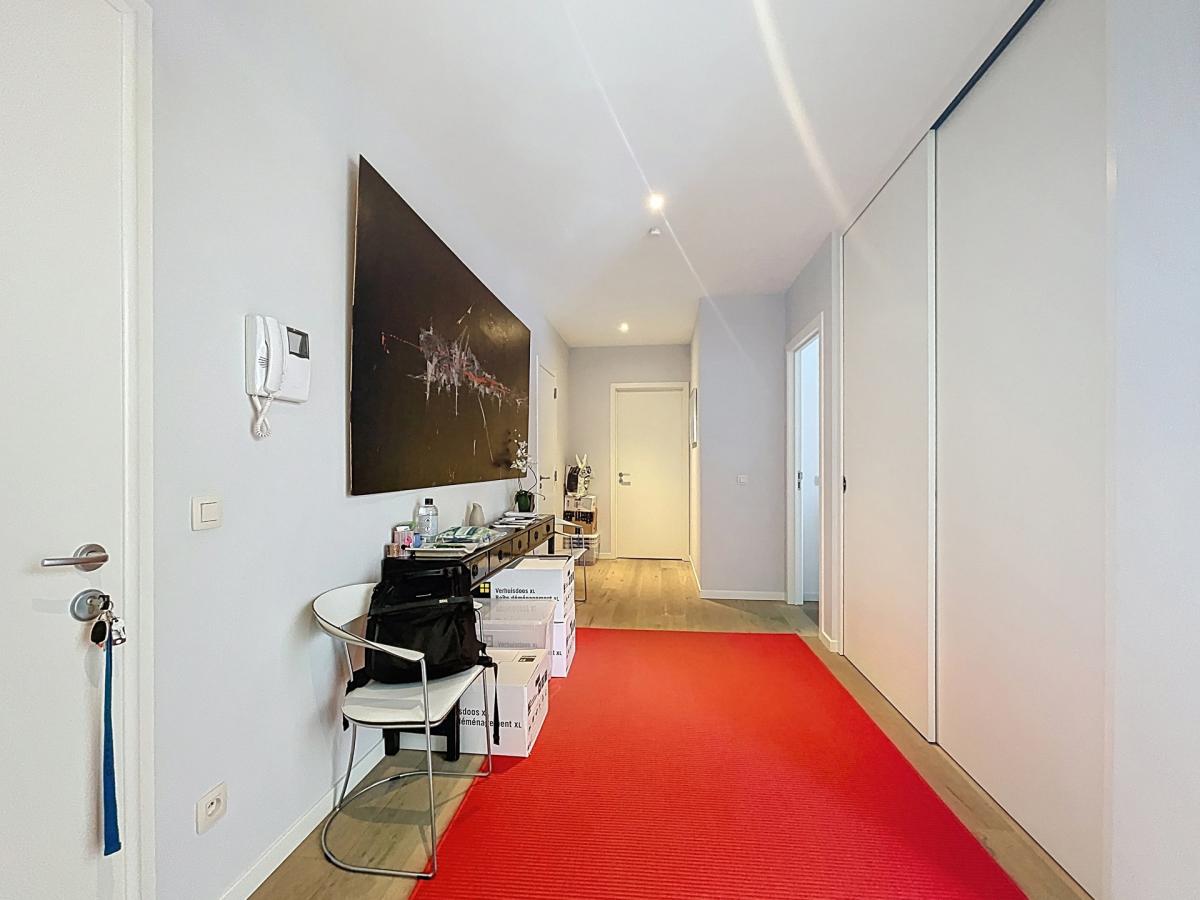 Petit Sablon : Charmant appartement meublé de 2 CH. + balcon
