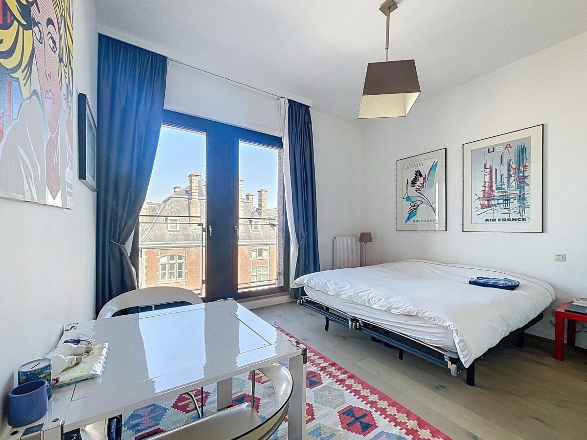 Petit Sablon : Charmant appartement meublé de 2 CH. + balcon