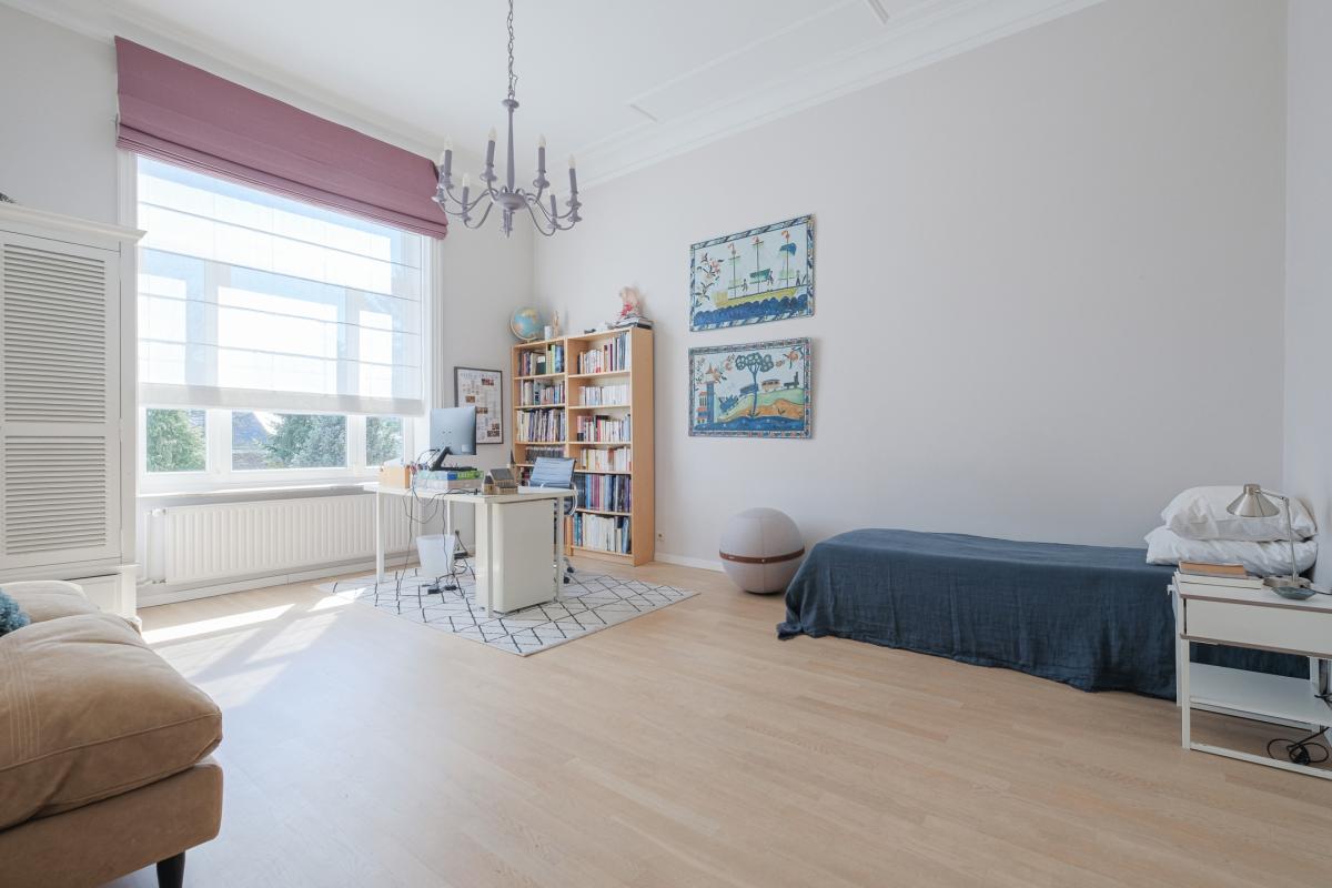 SOUS OFFRE !! Saint-Gilles : Splendide maison 5 chambres + atelier garage