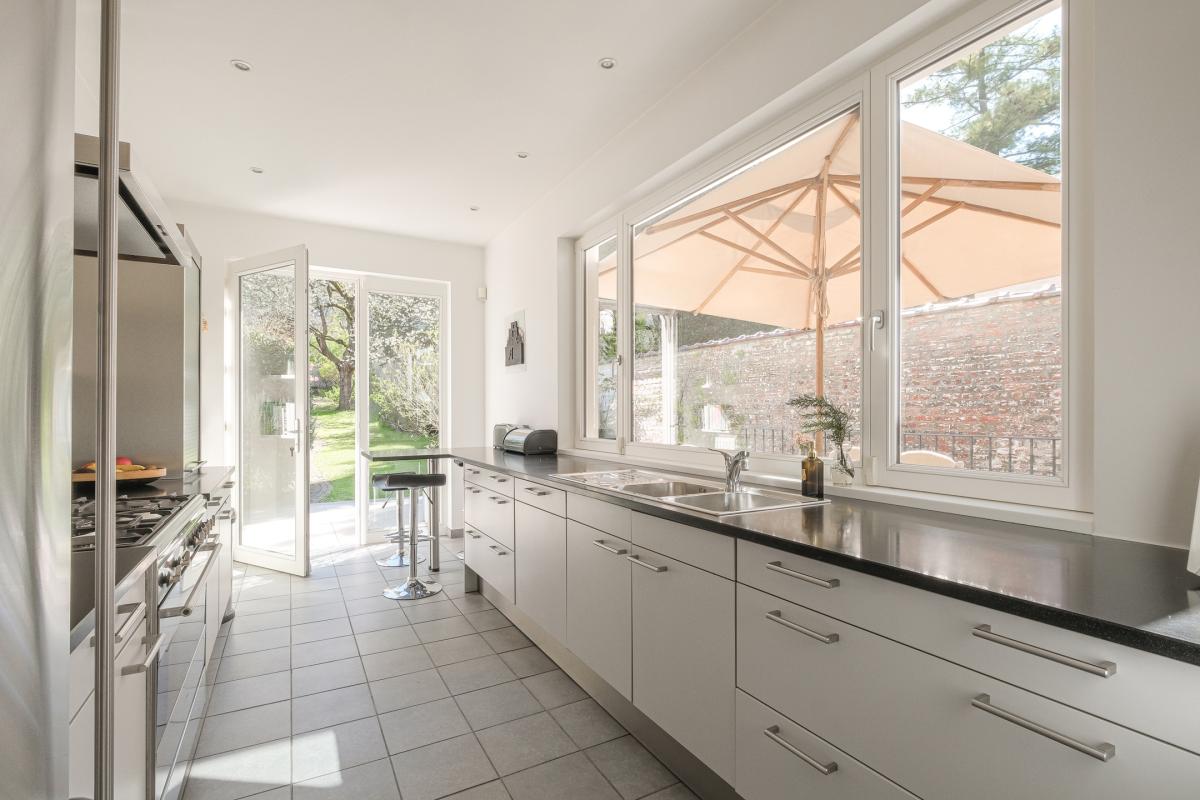 SOUS OFFRE !! Saint-Gilles : Splendide maison 5 chambres + atelier garage
