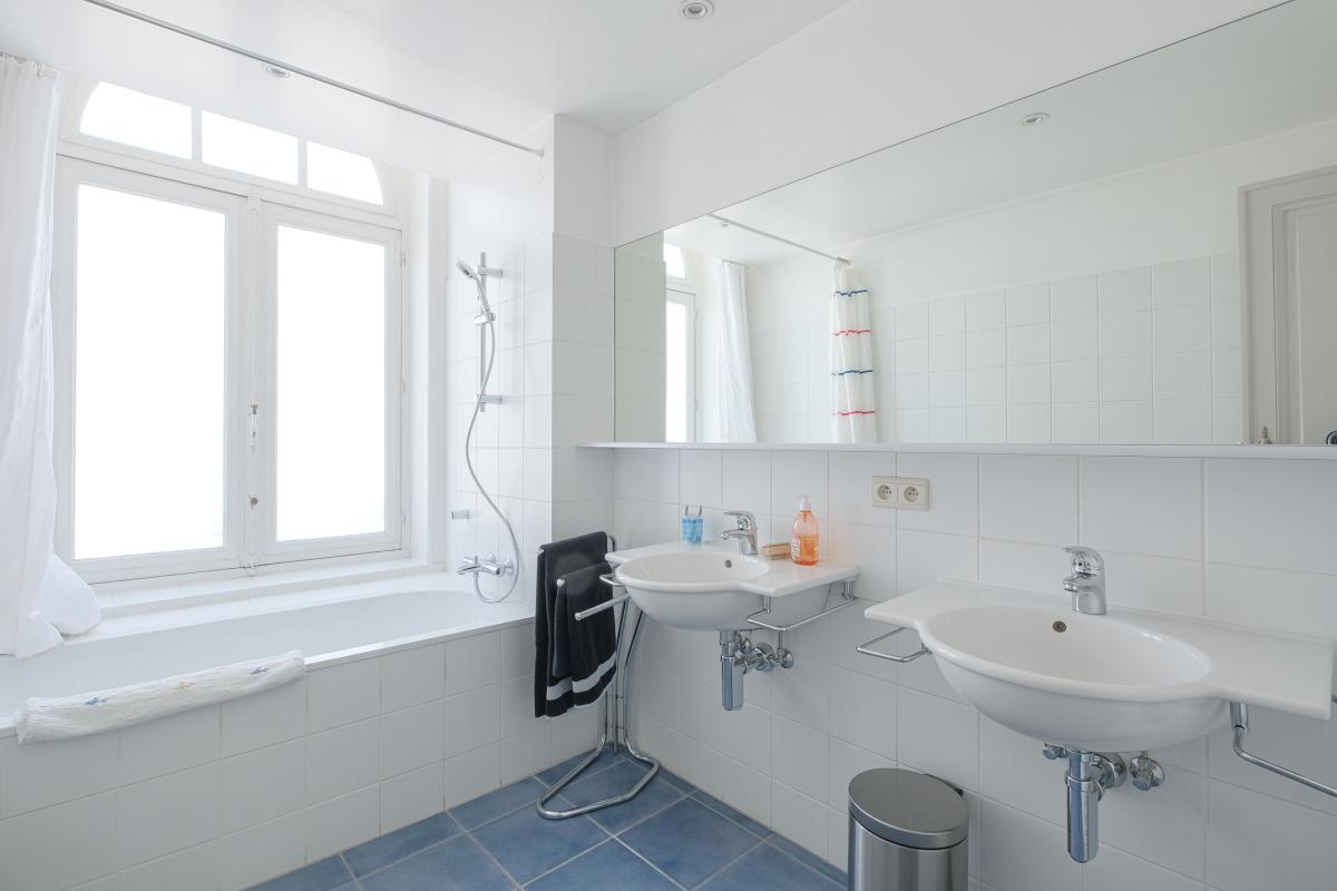SOUS OFFRE !! Saint-Gilles : Splendide maison 5 chambres + atelier garage