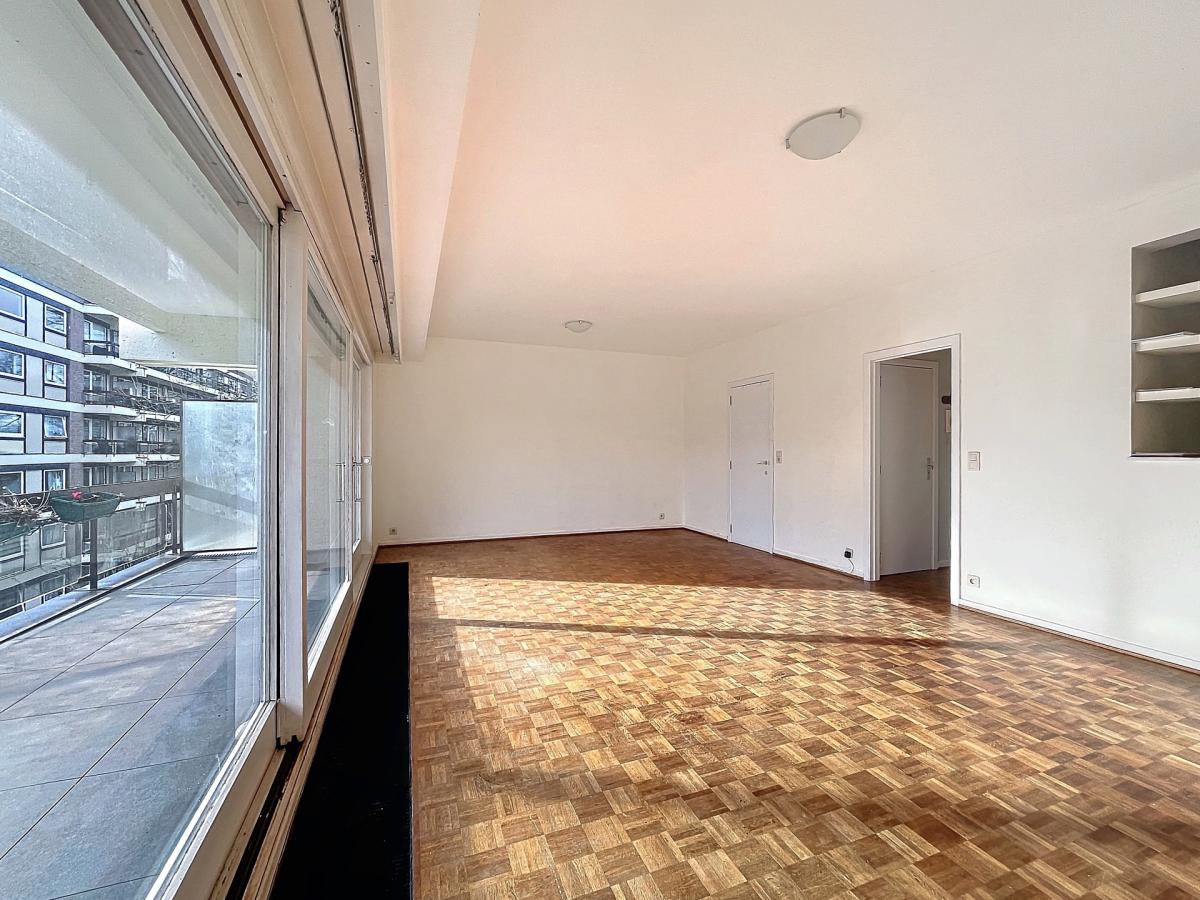 SOUS OFFRE !! Floride / Observatoire: Beau studio + jolie terrasse Sud 
