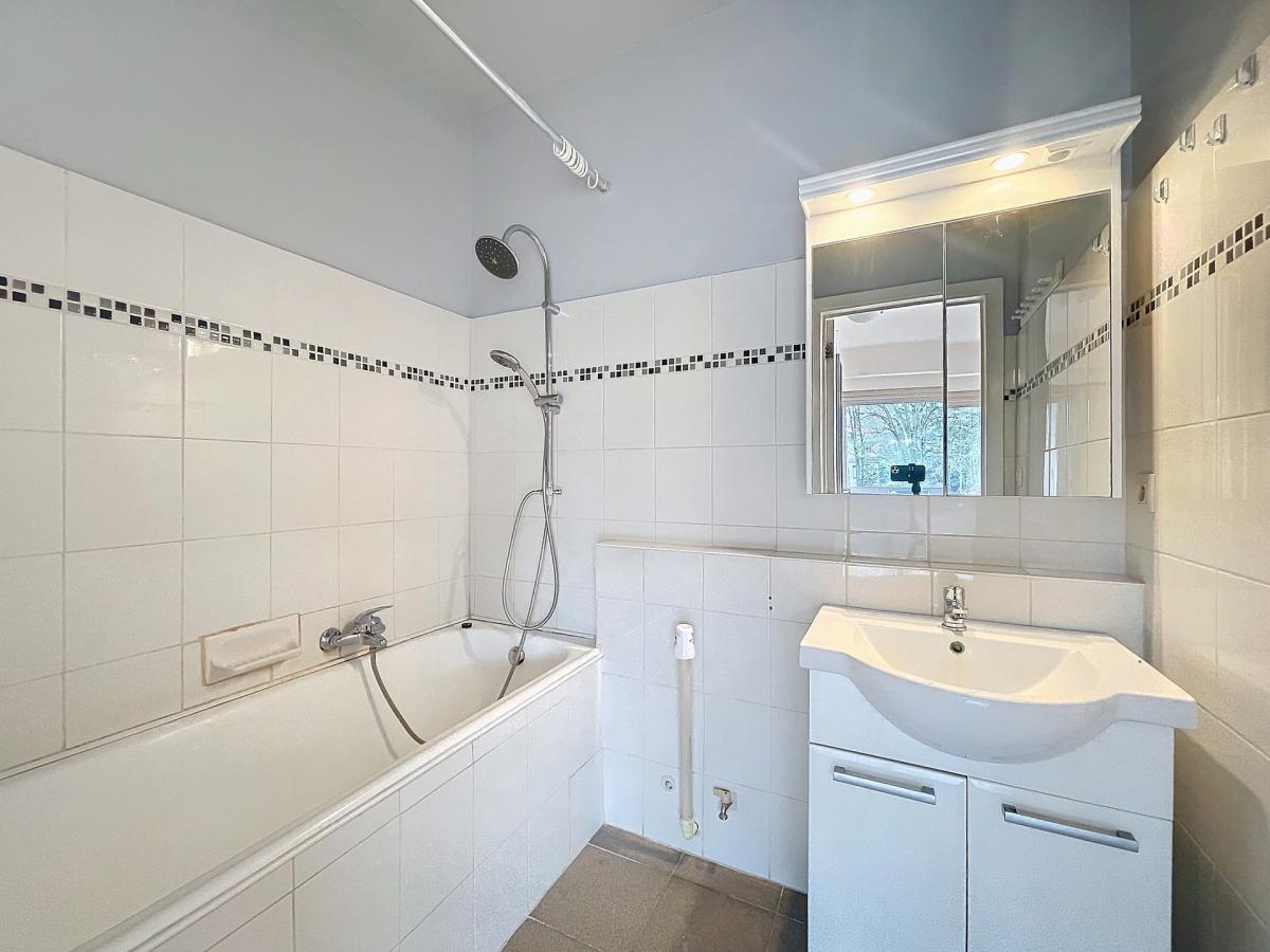 SOUS OFFRE !! Floride / Observatoire: Beau studio + jolie terrasse Sud 