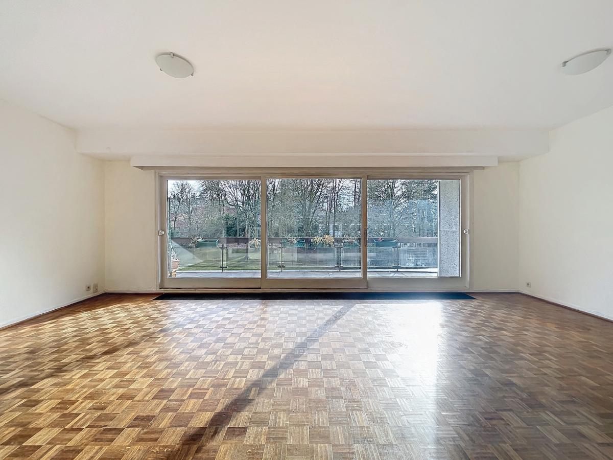 SOUS OFFRE !! Floride / Observatoire: Beau studio + jolie terrasse Sud 