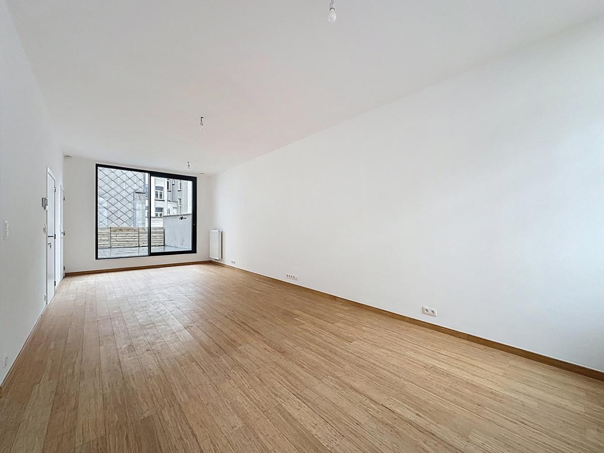 Chée d'Ixelles : Bel appartement remis à neuf +  terrasse