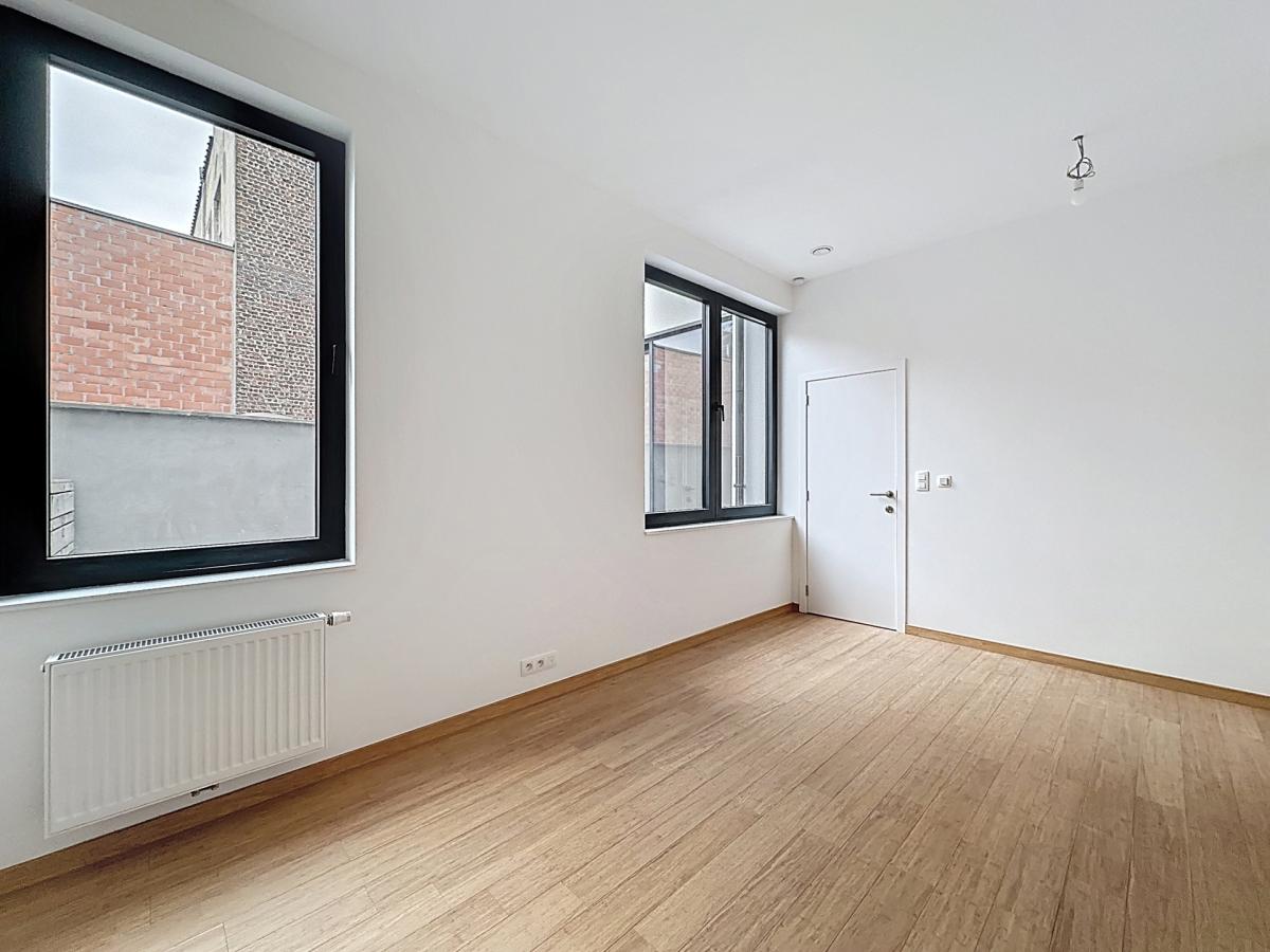 Chée d'Ixelles : Bel appartement remis à neuf +  terrasse