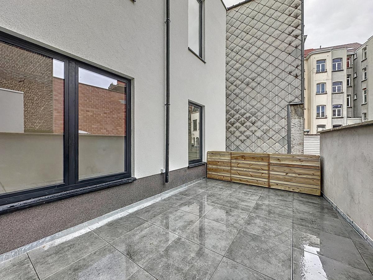 Chée d'Ixelles : Bel appartement remis à neuf +  terrasse