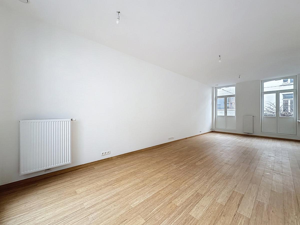 Chée d'Ixelles : Bel appartement remis à neuf +  terrasse