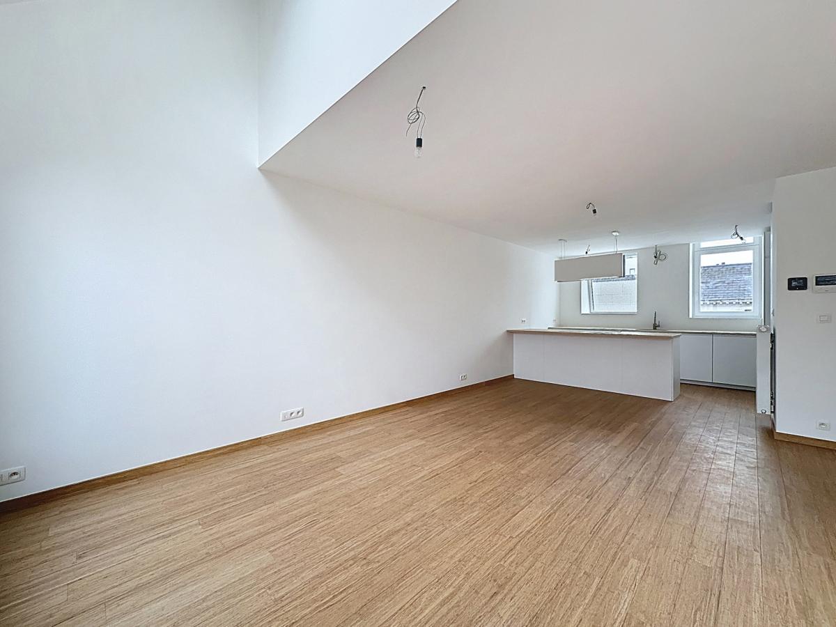 Chée d'Ixelles : Superbe triplex colocation acceptée