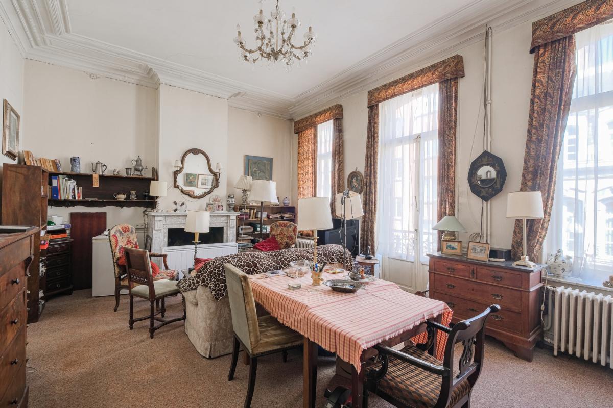 SOUS OFFRE !! Brugmann/Merjay Maison Maitre 5 chbres jardin à rénover 