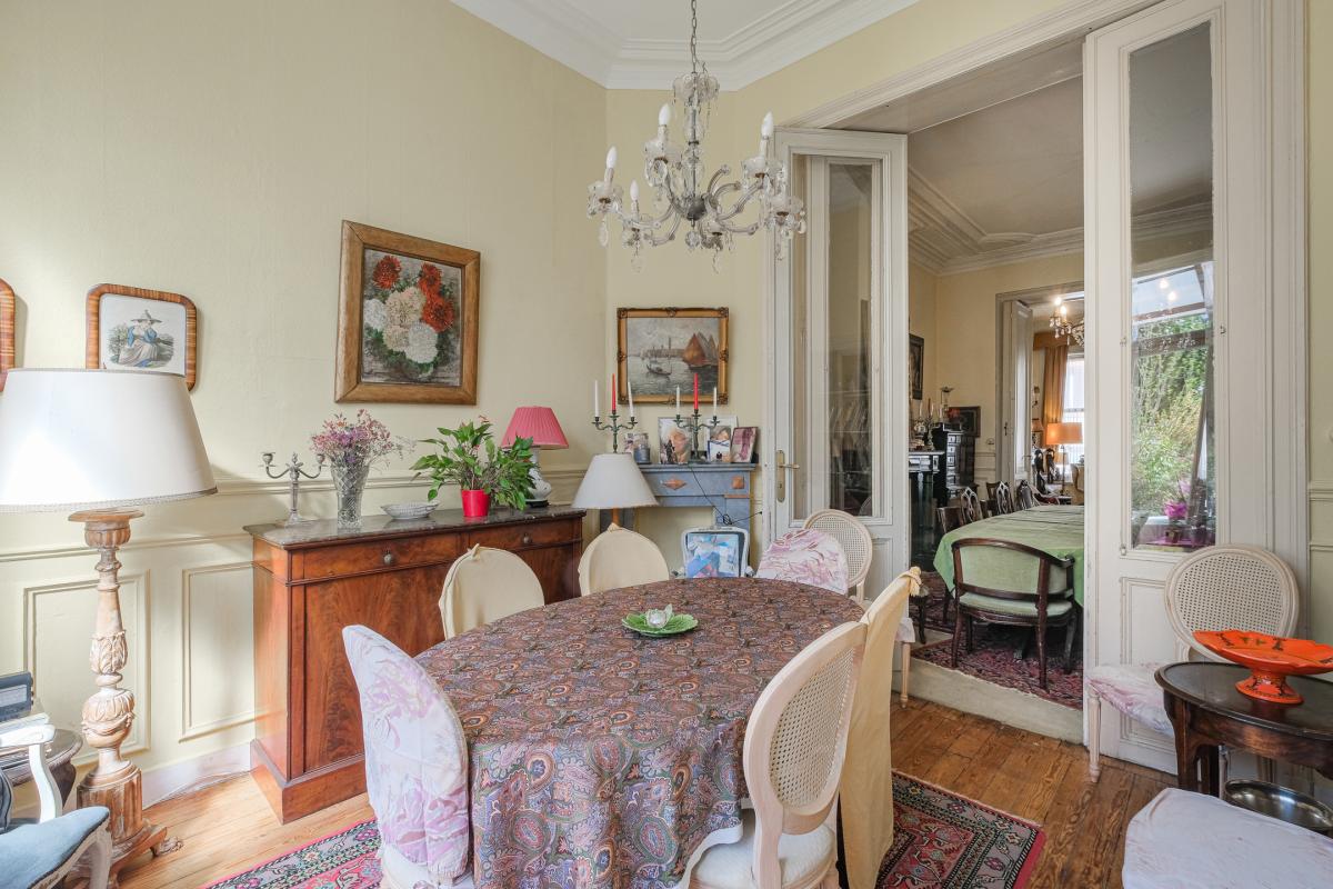 SOUS OFFRE !! Brugmann/Merjay Maison Maitre 5 chbres jardin à rénover 
