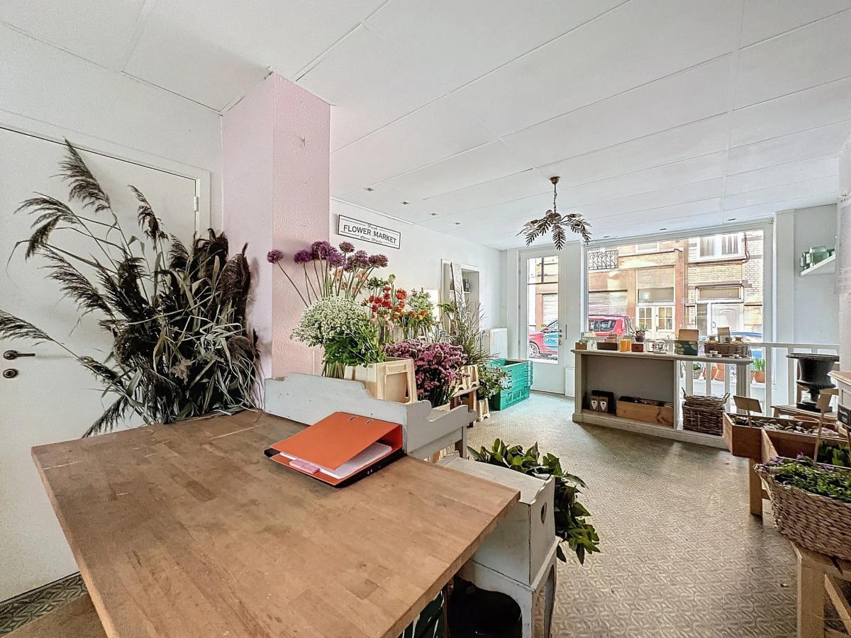 BOONDAEL : Superbe duplex rez-de-chaussée commercial