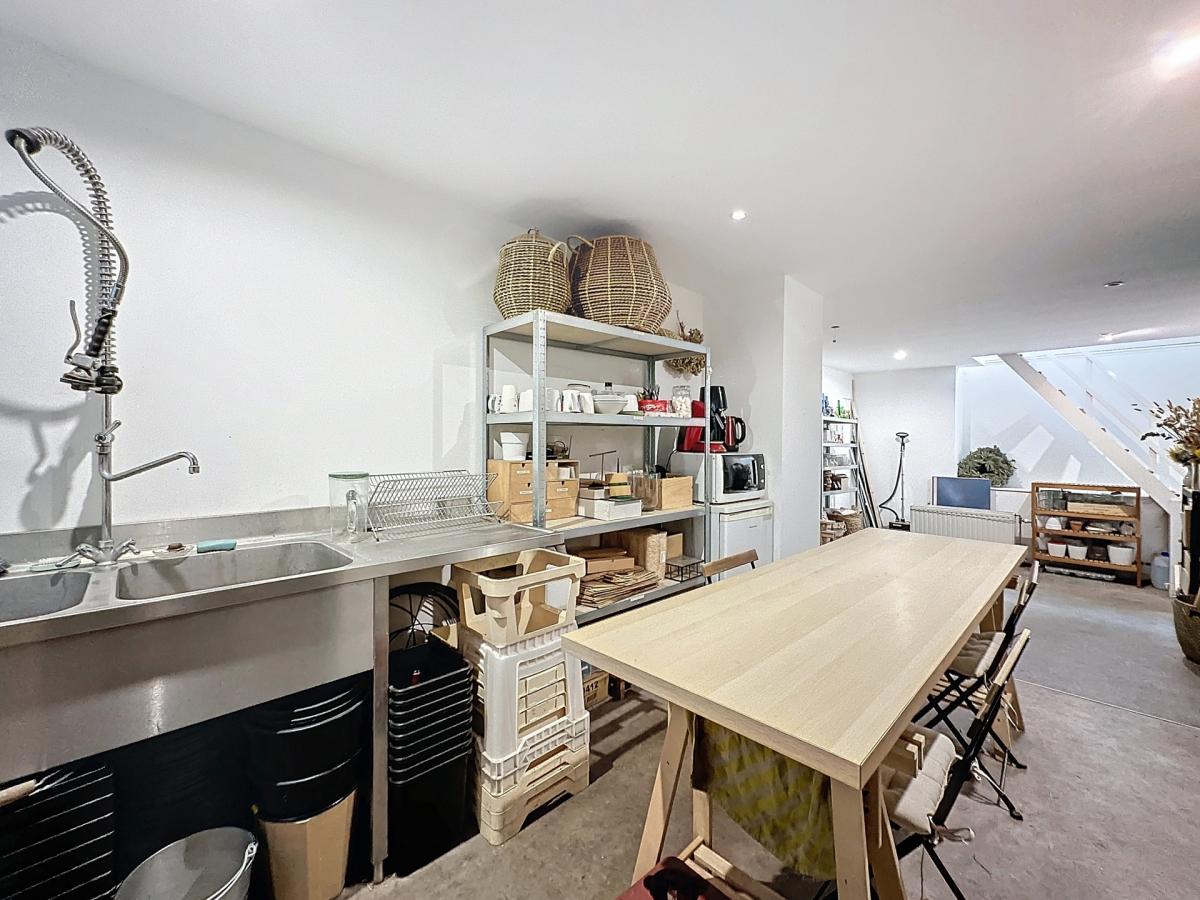 BOONDAEL : Superbe duplex rez-de-chaussée commercial