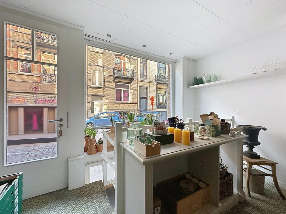 BOONDAEL : Superbe duplex rez-de-chaussée commercial