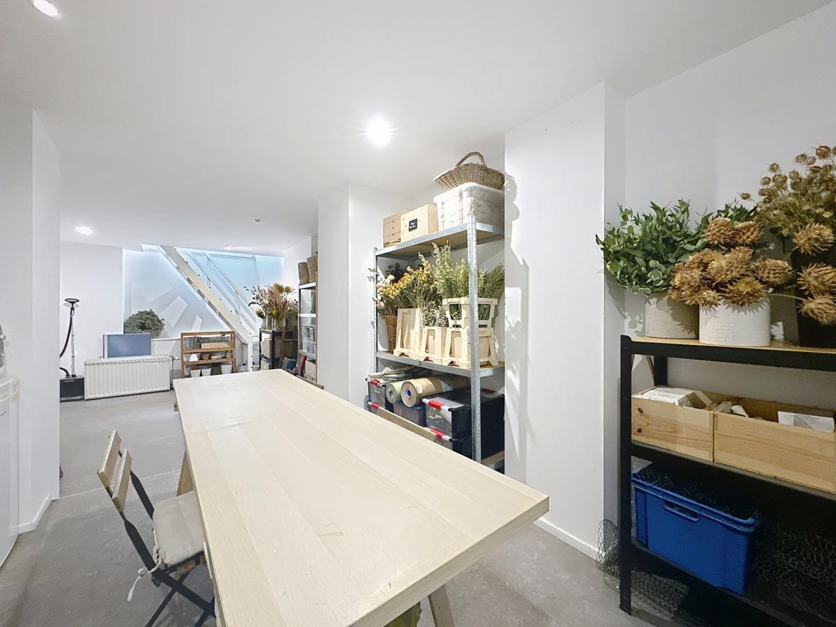 BOONDAEL : Superbe duplex rez-de-chaussée commercial