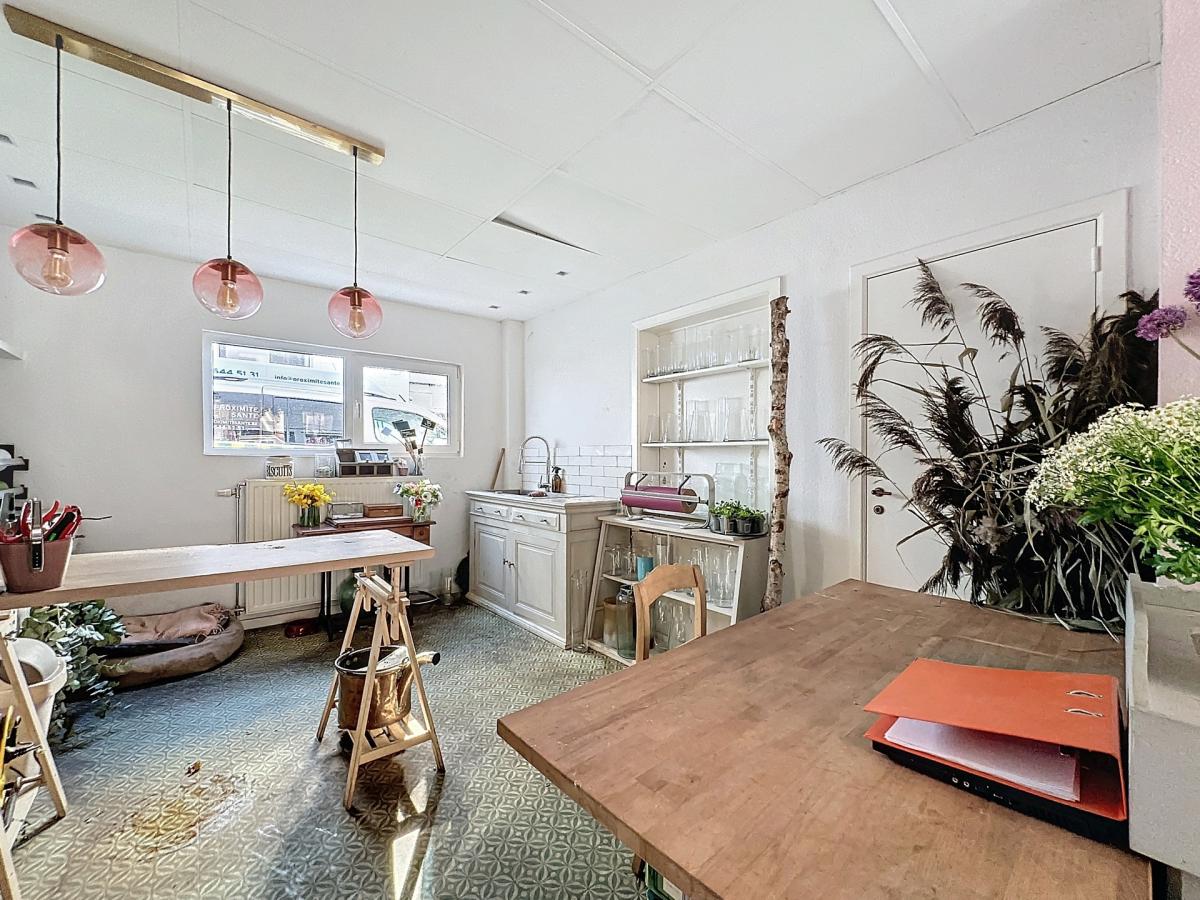 BOONDAEL : Superbe duplex rez-de-chaussée commercial