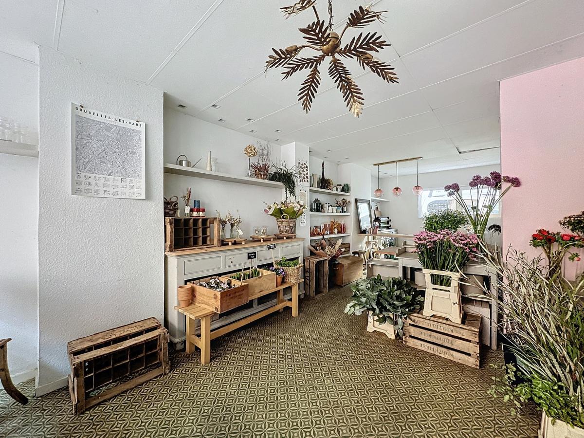 BOONDAEL : Superbe duplex rez-de-chaussée commercial