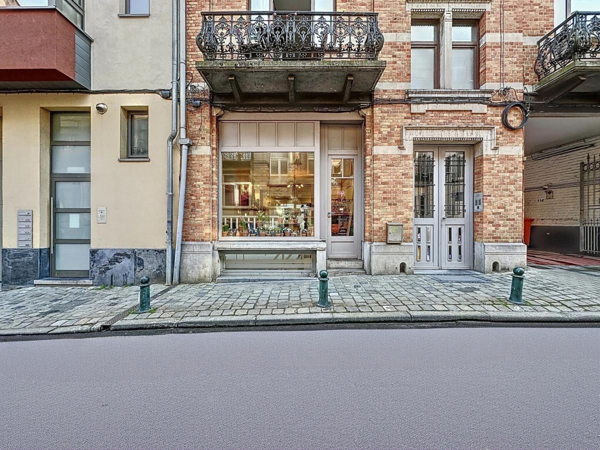 BOONDAEL : Superbe duplex rez-de-chaussée commercial