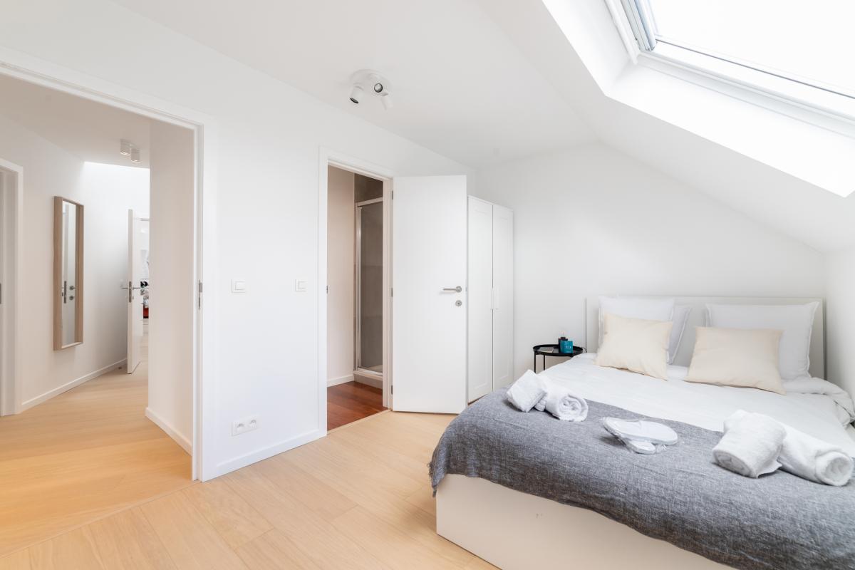 Molière: Appartement rénové 4 ch, 4 sdd Possibilité terrasse