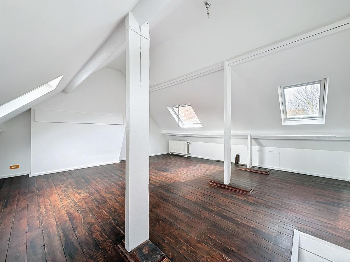 Pl. Brugmann/Châtelain: Bel appartement duplex dernier étage