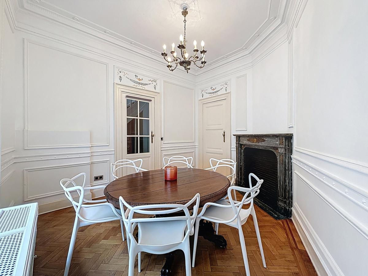 De Crayer : splendide maison de Maître 2 ch meublée
