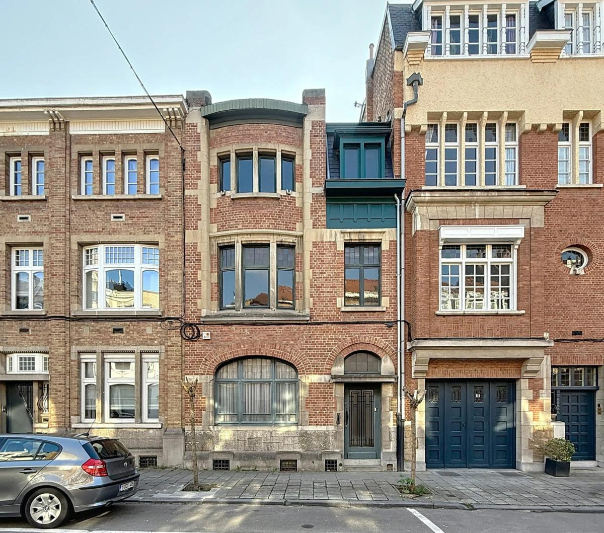 Place Brugmann : Maison 4 chambres + jardin à rénover