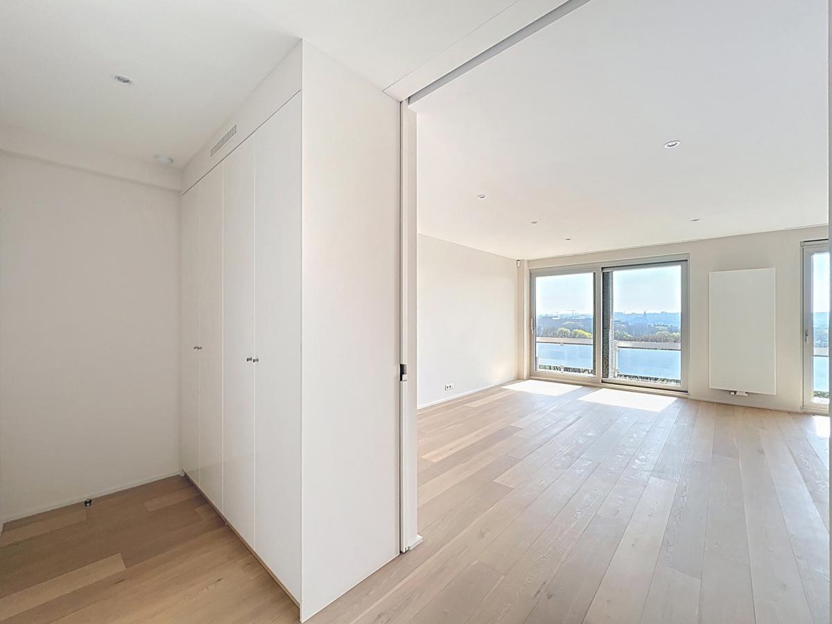 Cinquantenaire : Superbe penthouse + vue panoramique