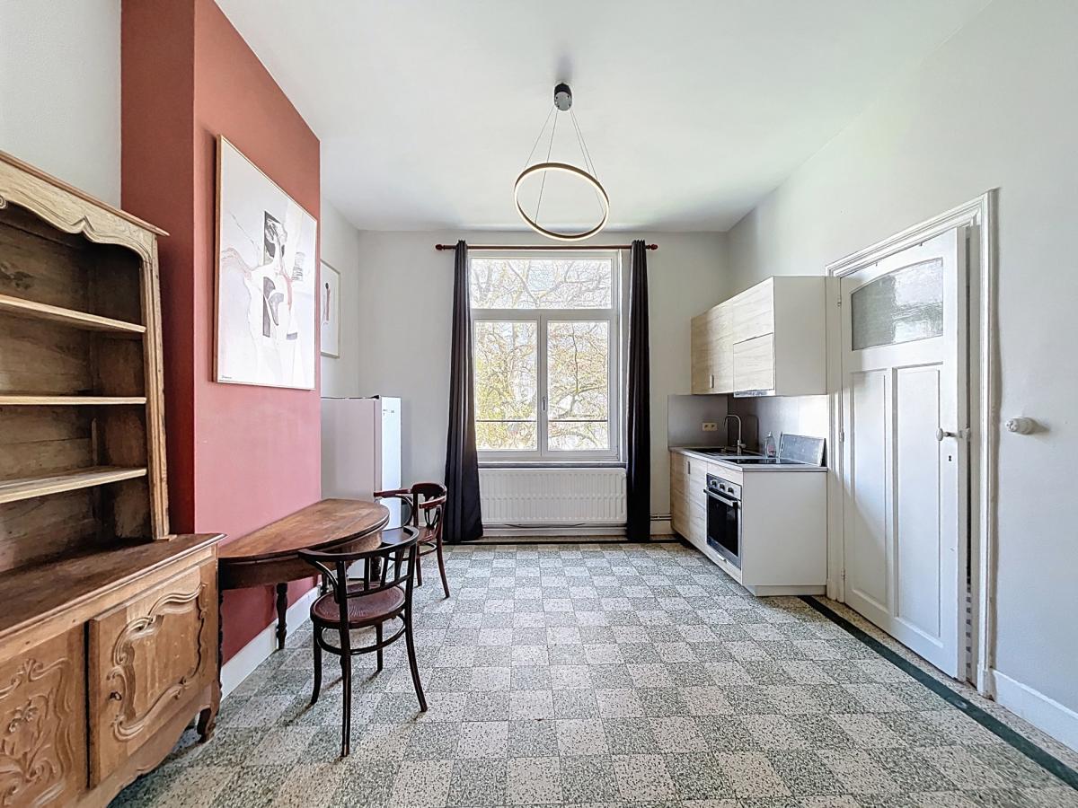 Pl. Brugmann : Bel appartement meublé 