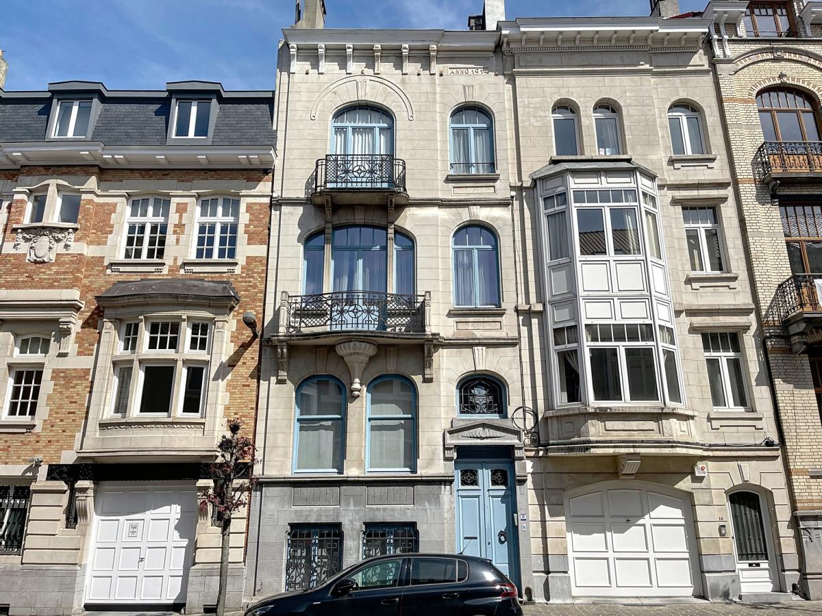 Pl. Brugmann : Bel appartement meublé 