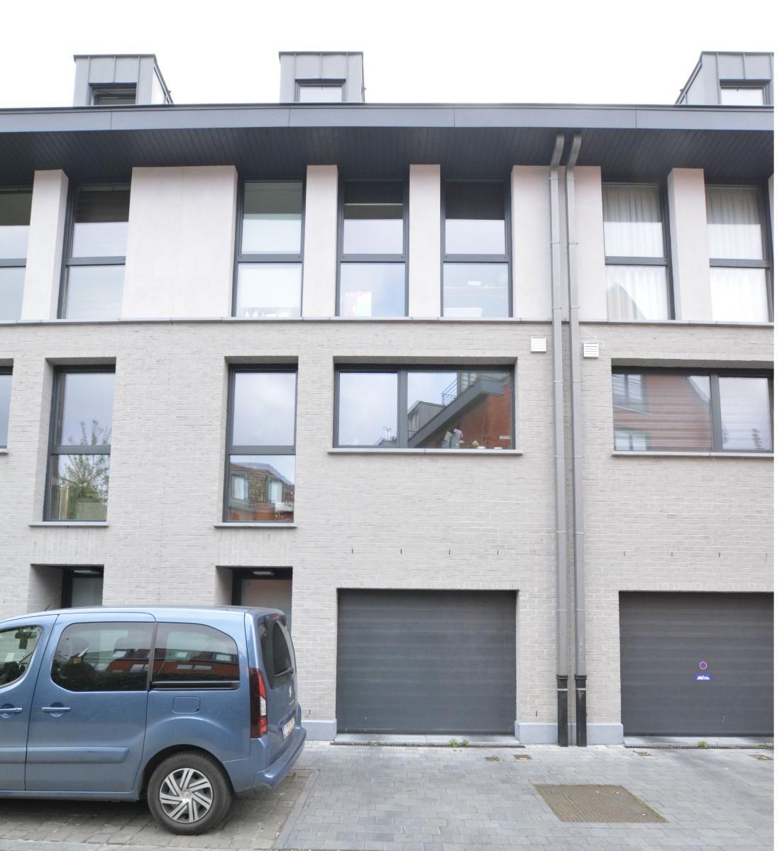 Saint-Job : Magnifique maison moderne de 4 chambres + jardin