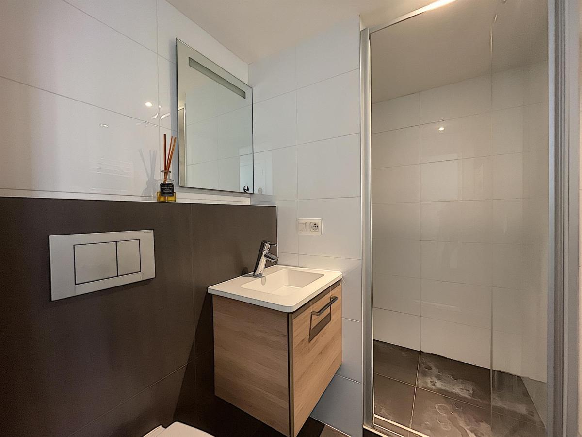 Quartier Louise : Joli flat duplex meublé