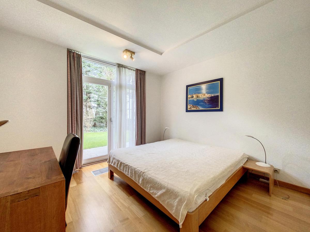 BDC/ROOSEVELT : Beau rez-de-chaussée 3 chambres meublé 
